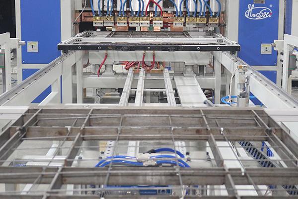 Μεγιστοποιήστε την απόδοση με τη γραμμή παραγωγής συμπυκνωτή σωλήνων σύρματος ψυγείου, μηχανή συγκόλλησης και κάμψης 6